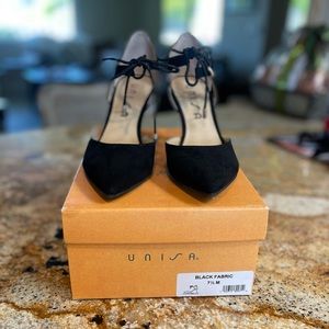 UNISA Unamabelle Ankle Strap Pumps Faux Suede Black Size 7.5M